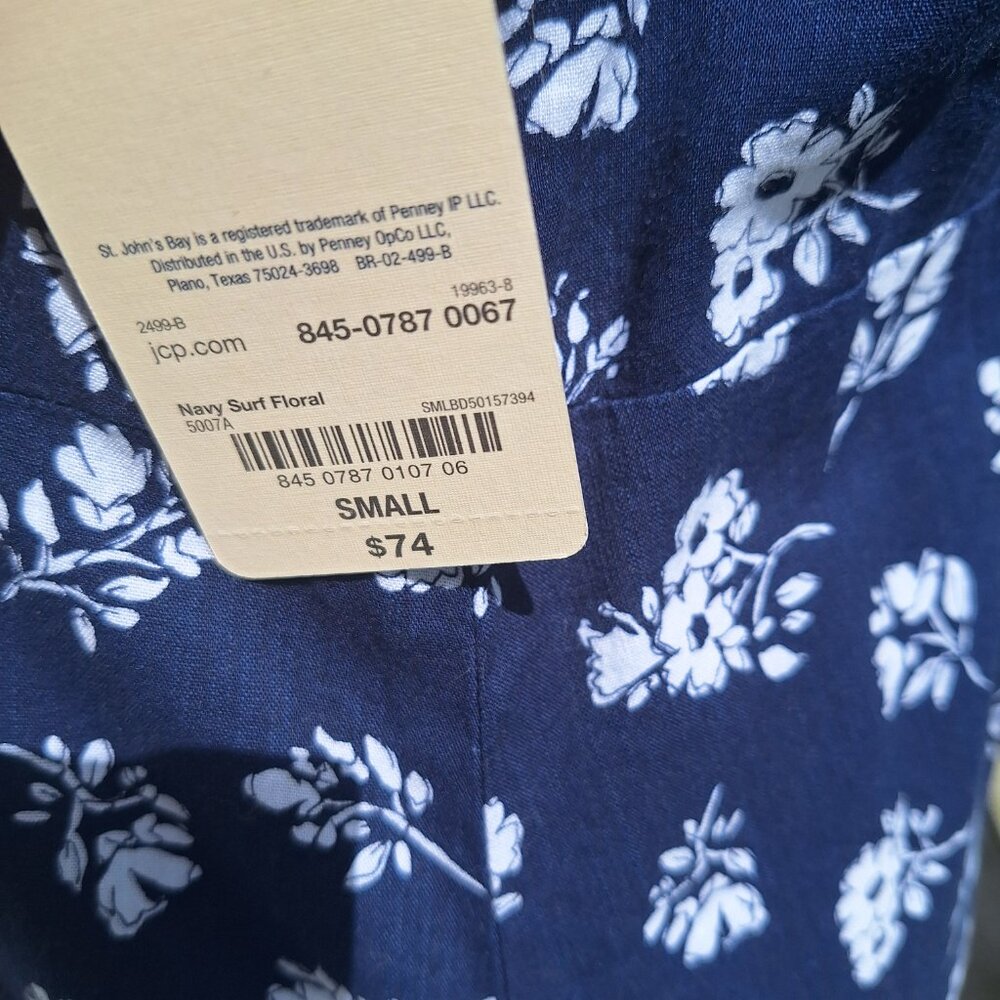 Cute, capped sleeve dress by St. John's Bay Size Small NWT - Picture 8 of 9